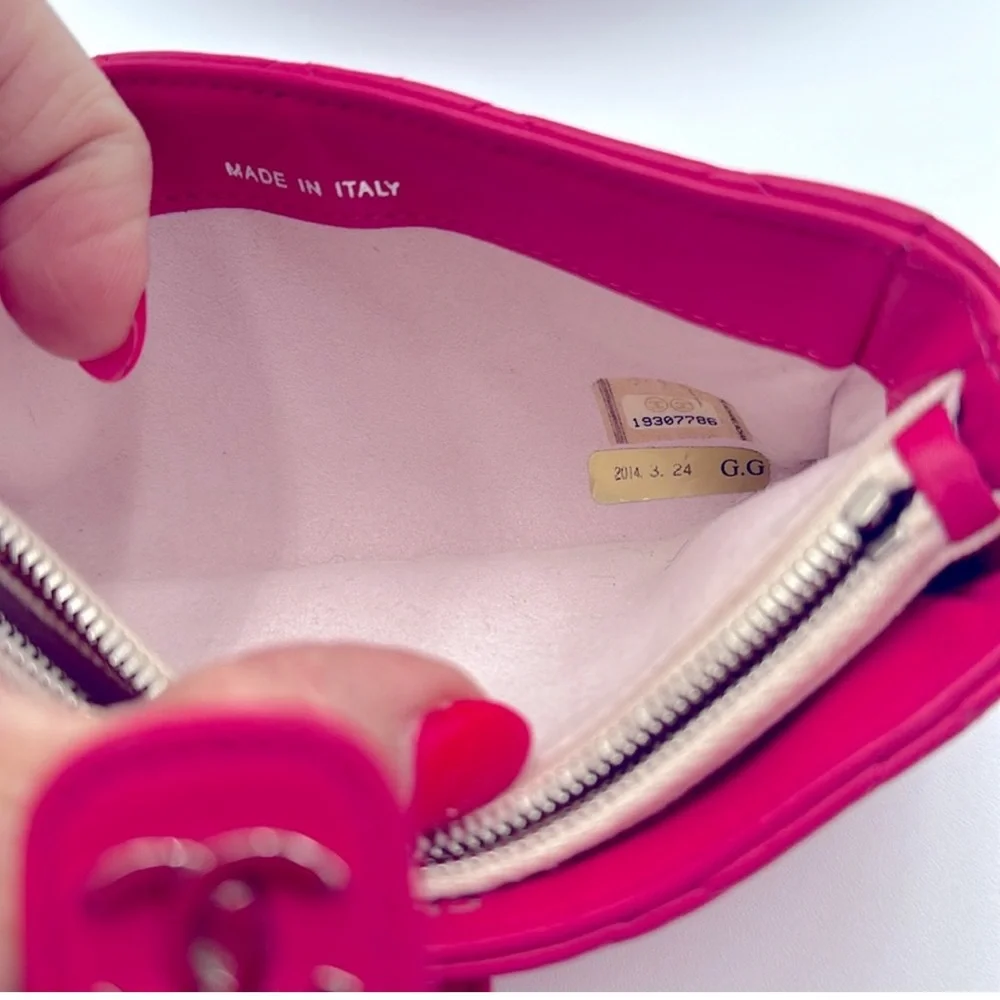 CHANEL Matelasse Lambskin Quilted Mini Clutch with chain and SUEDE DUST BAG - Picture 6 of 9